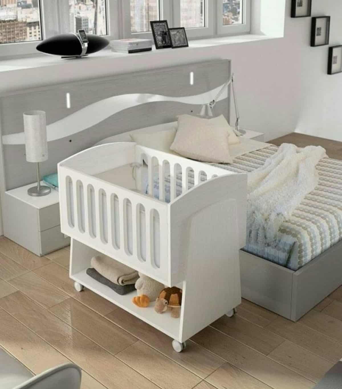 Dot Com White Moving Baby Crib